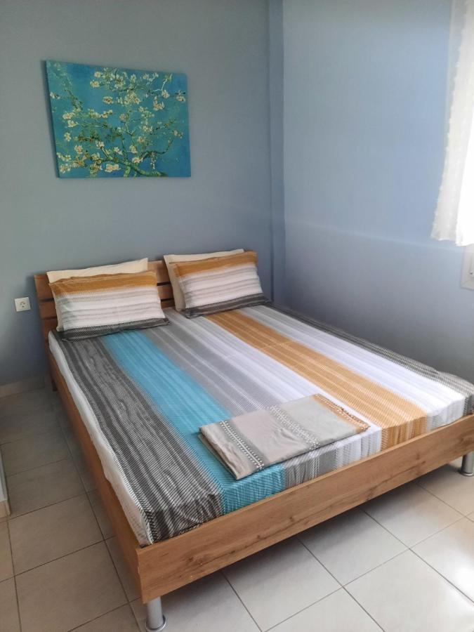 Park View Apartment In Paralia Dionisiou Экстерьер фото
